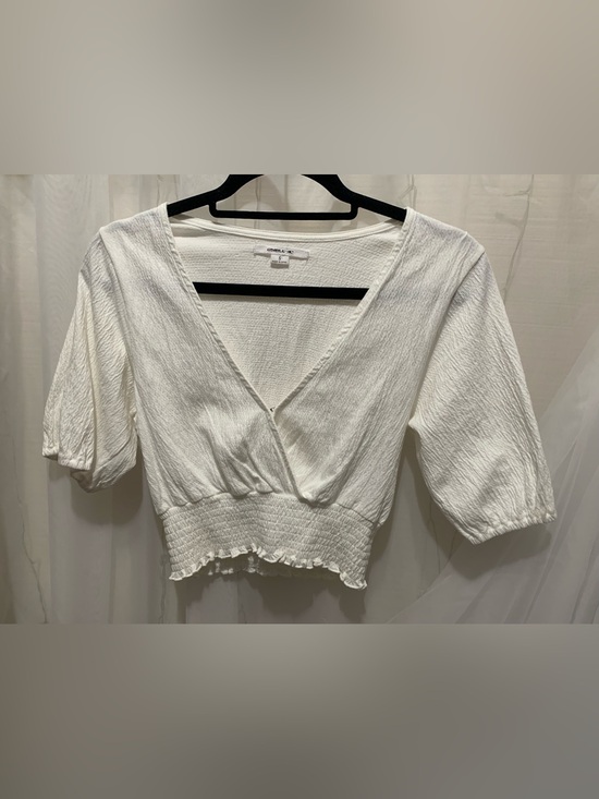O'Neill Tops - O’Neill White V Neck Crossover Top